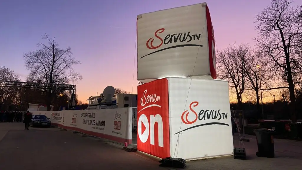 Vi2Mi Projekt ÖFB Länderspiele – ServusTV Stadionbranding